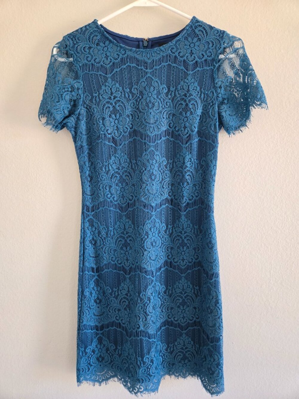 Kensie Scalloped Short-Sleeve Lace Sheath Dress Size 2